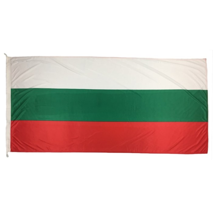 Bulgarian Flag 1800mm x 900mm (Knitted)